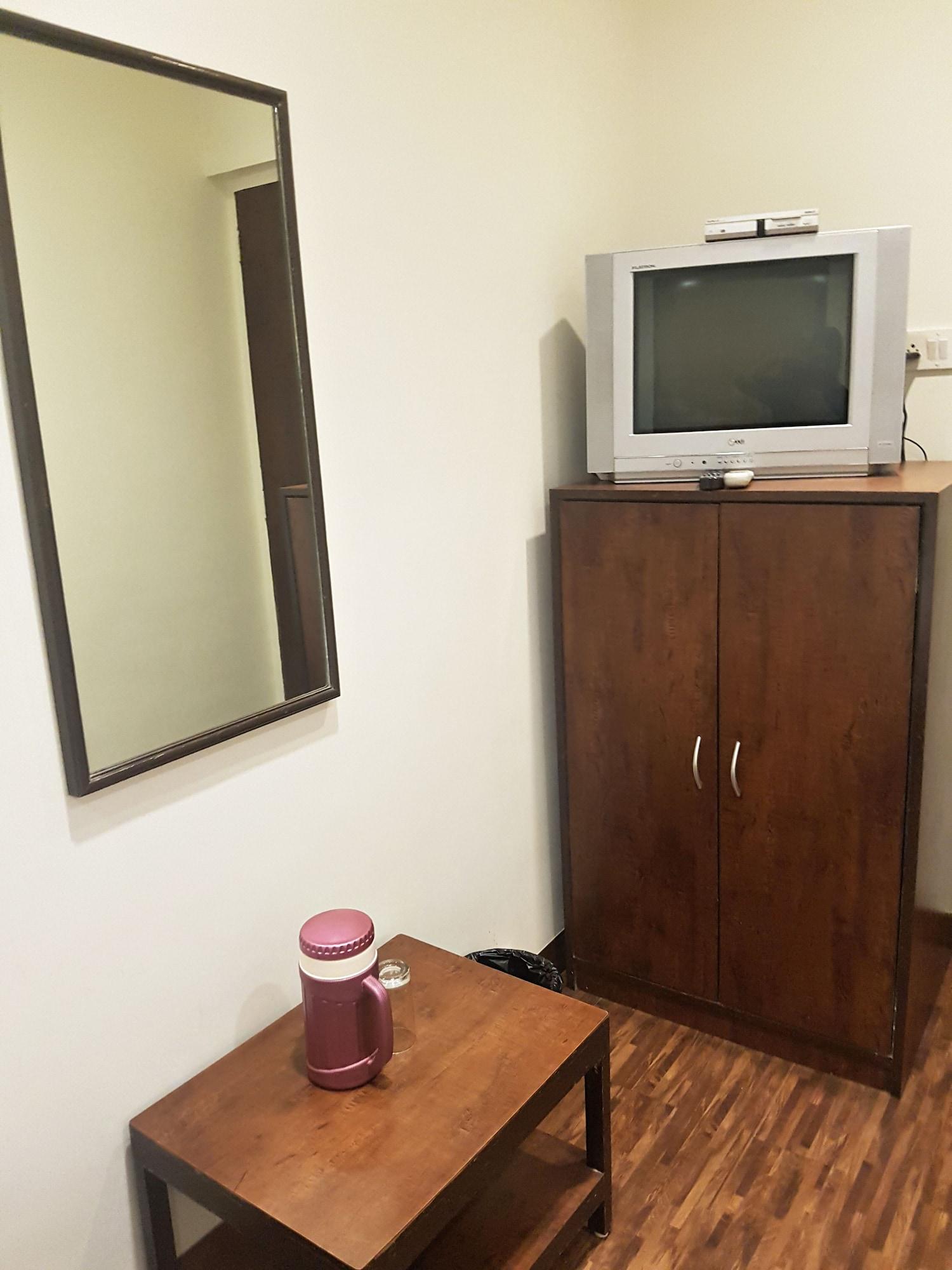 Hotel Kumkum Мумбай Екстериор снимка