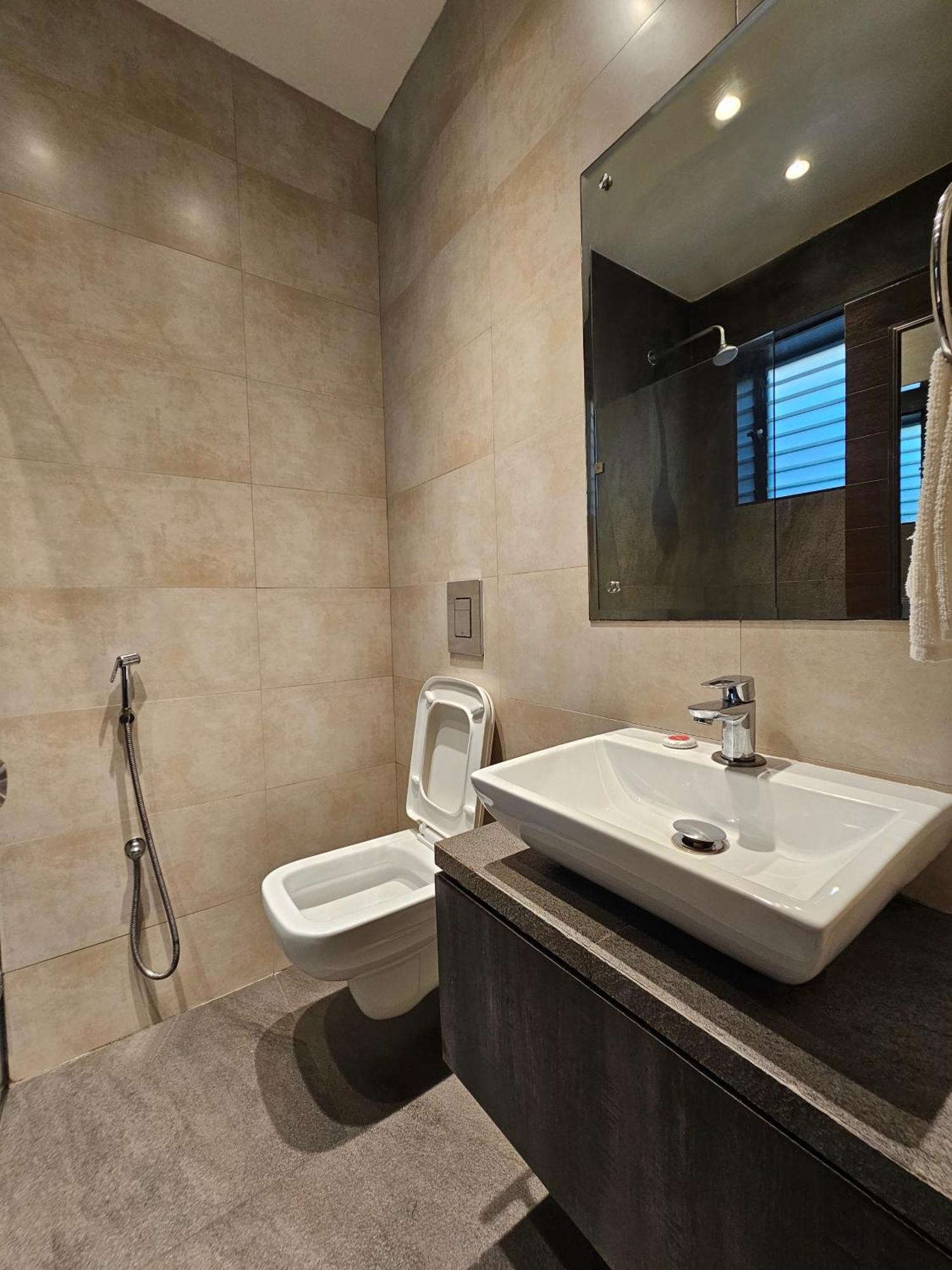 Hotel Kumkum Мумбай Екстериор снимка