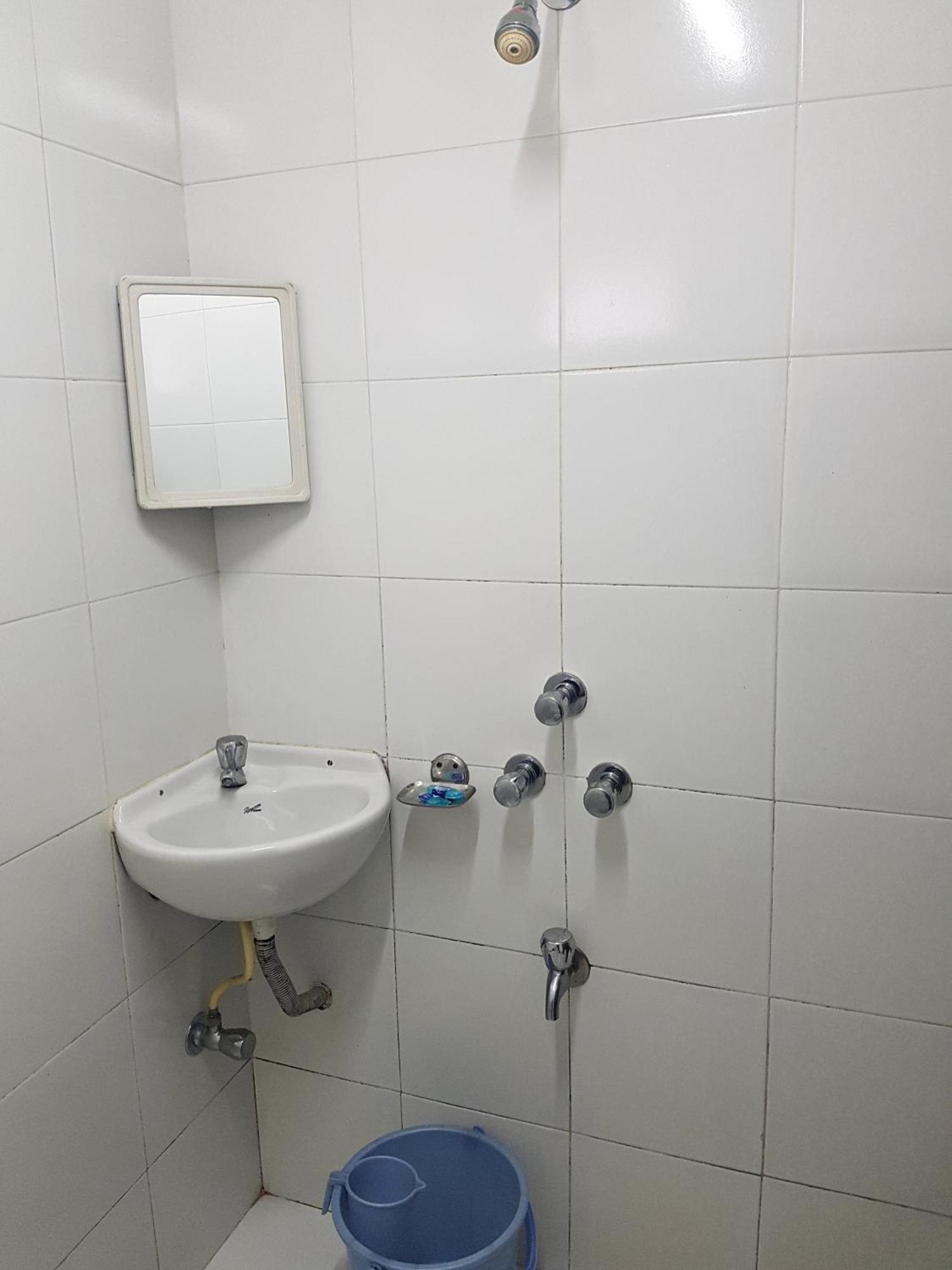 Hotel Kumkum Мумбай Екстериор снимка